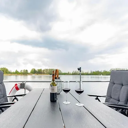 בית נופש Floatinghouse Achat *