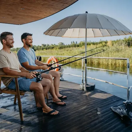 Floatinghouse Achat בית נופש צדניק
